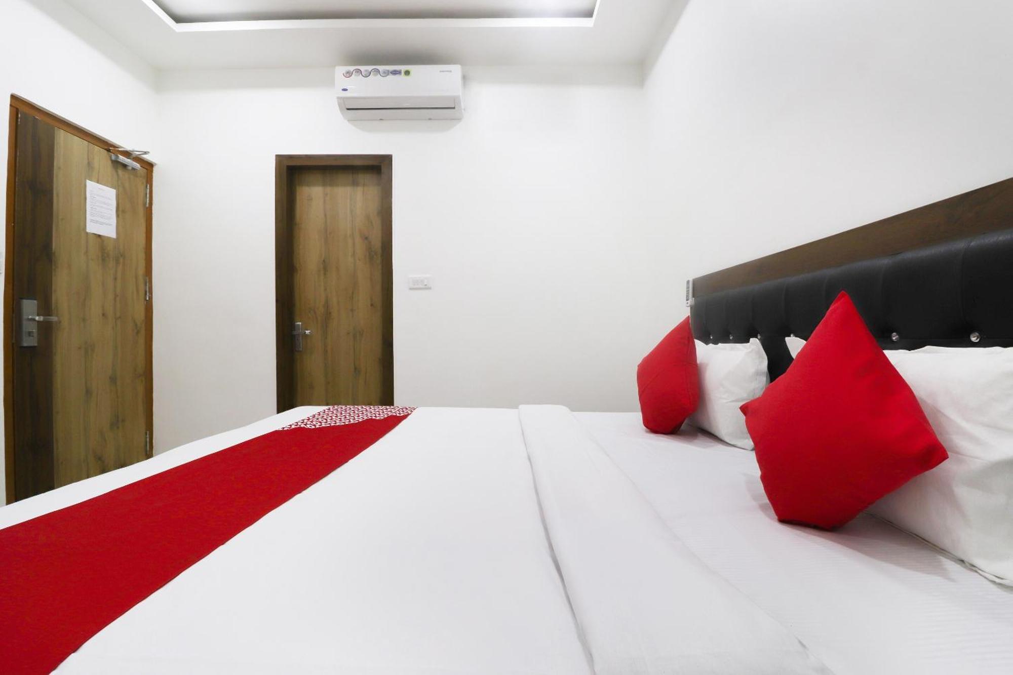 Bijnaur Hotel O Vrindavan Inn Near Lulu Mall מראה חיצוני תמונה