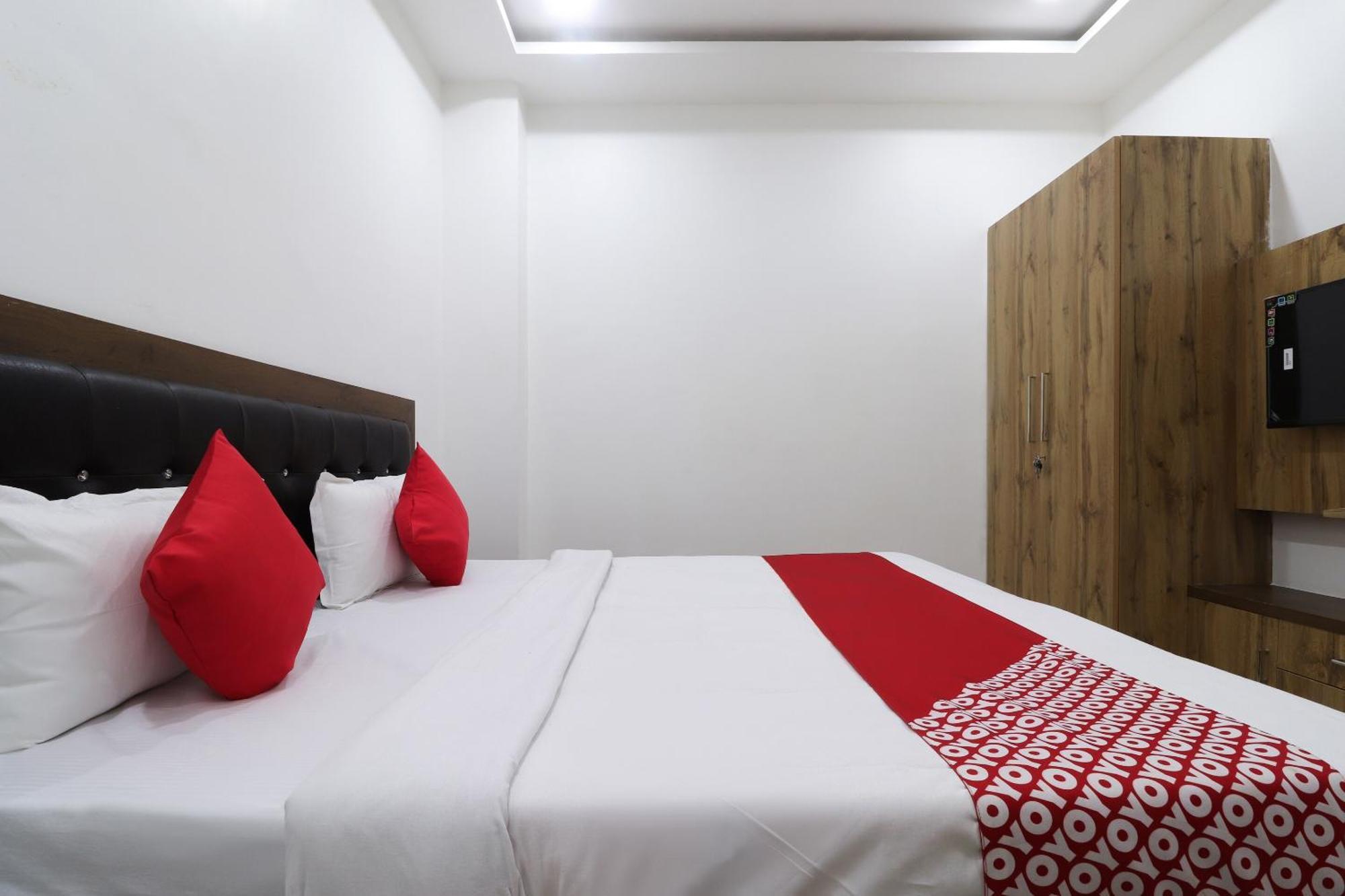 Bijnaur Hotel O Vrindavan Inn Near Lulu Mall מראה חיצוני תמונה