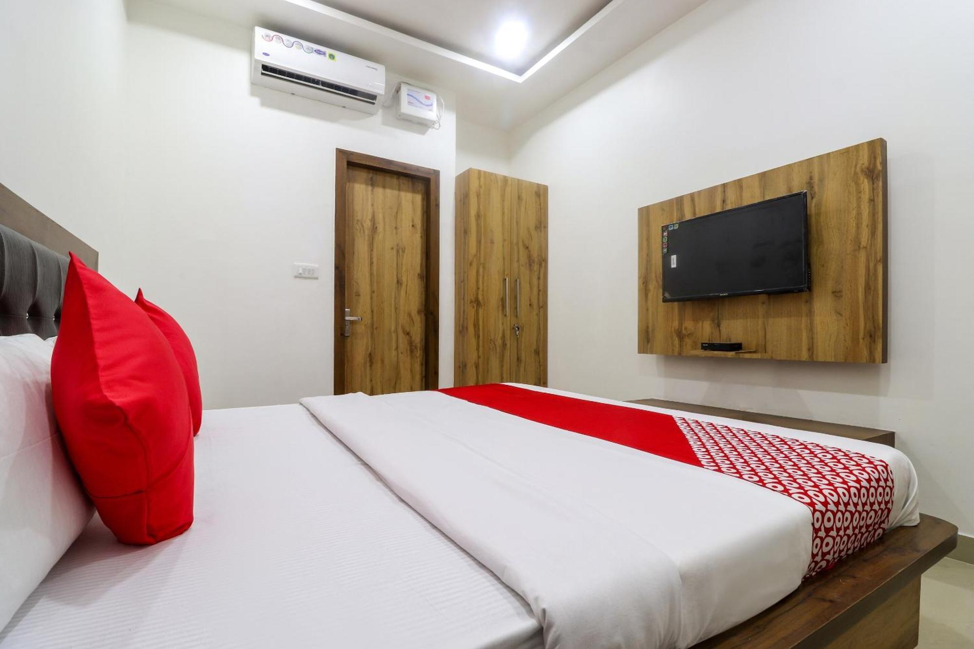 Bijnaur Hotel O Vrindavan Inn Near Lulu Mall מראה חיצוני תמונה