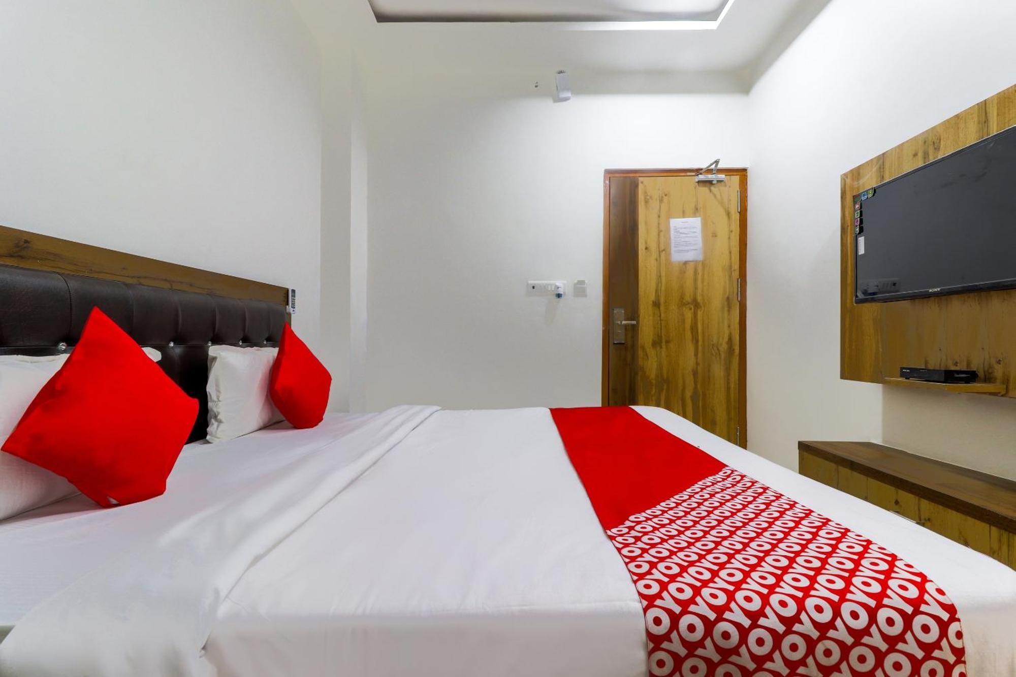 Bijnaur Hotel O Vrindavan Inn Near Lulu Mall מראה חיצוני תמונה