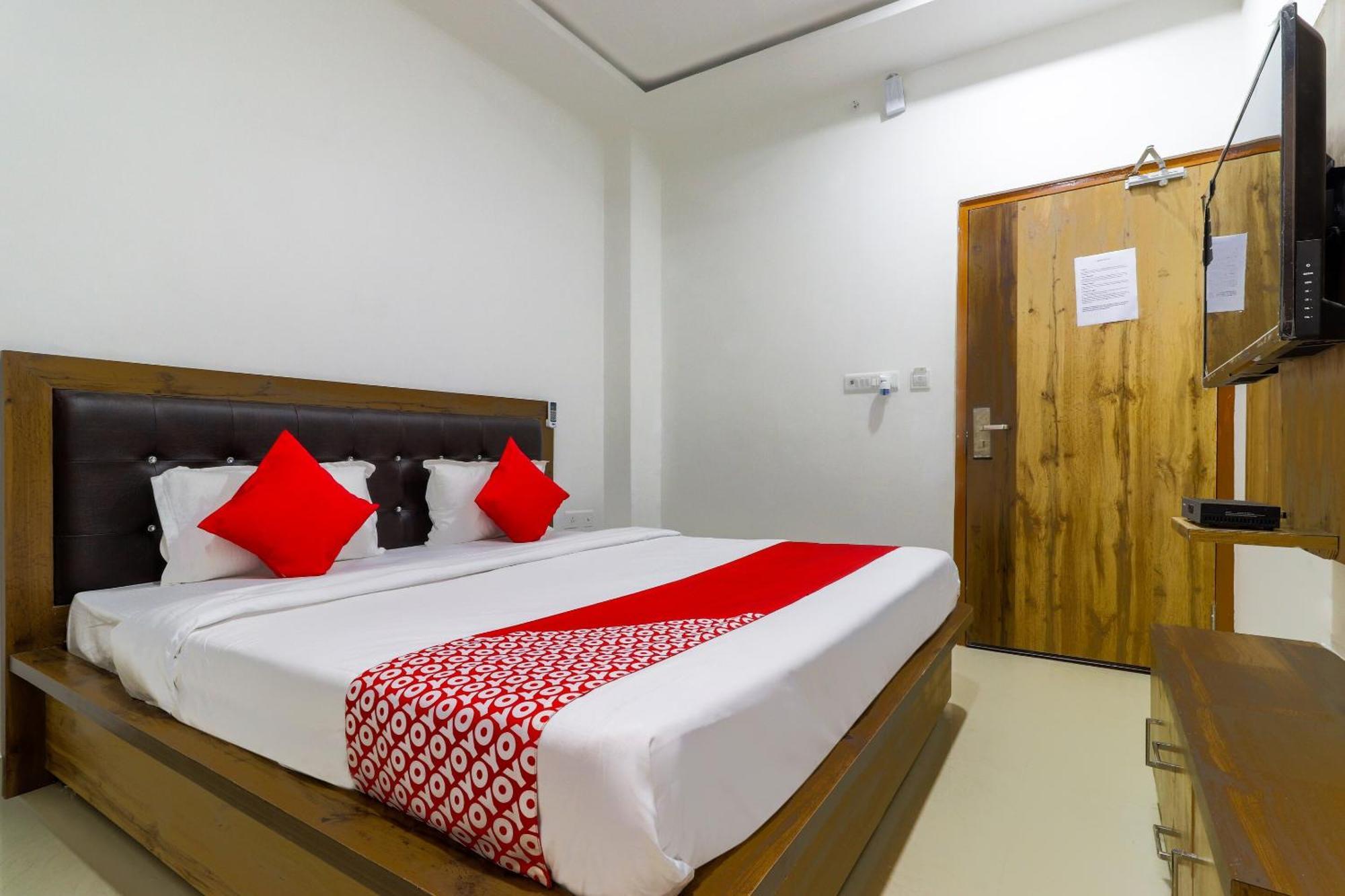 Bijnaur Hotel O Vrindavan Inn Near Lulu Mall מראה חיצוני תמונה