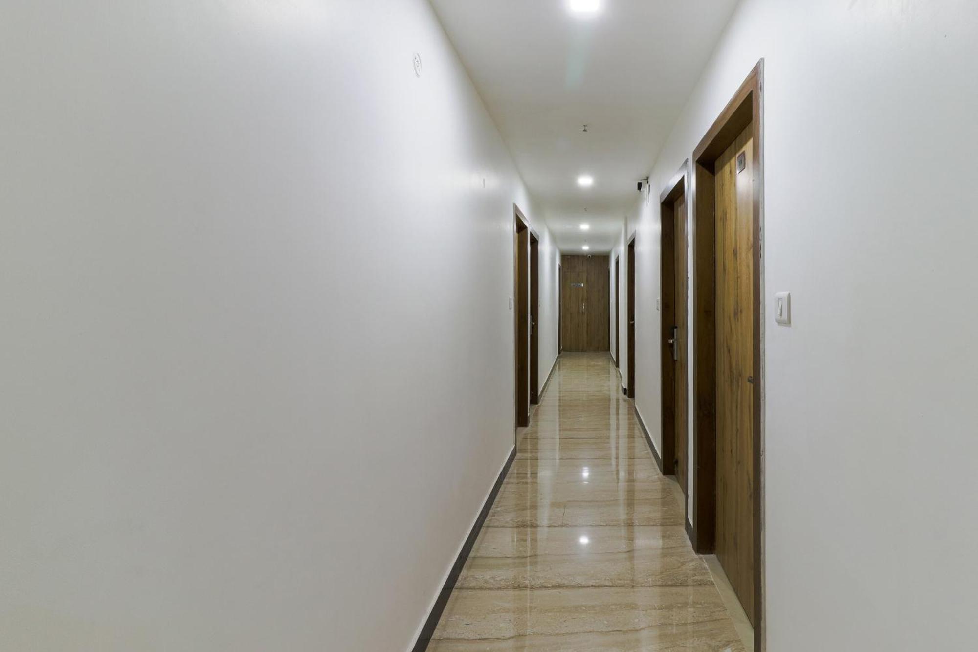 Bijnaur Hotel O Vrindavan Inn Near Lulu Mall מראה חיצוני תמונה